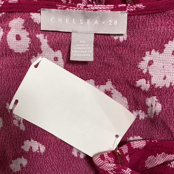 Chelsea28 Twist Front Sleeveless Top In Pink Honeycomb Floral - Picture 7 of 8